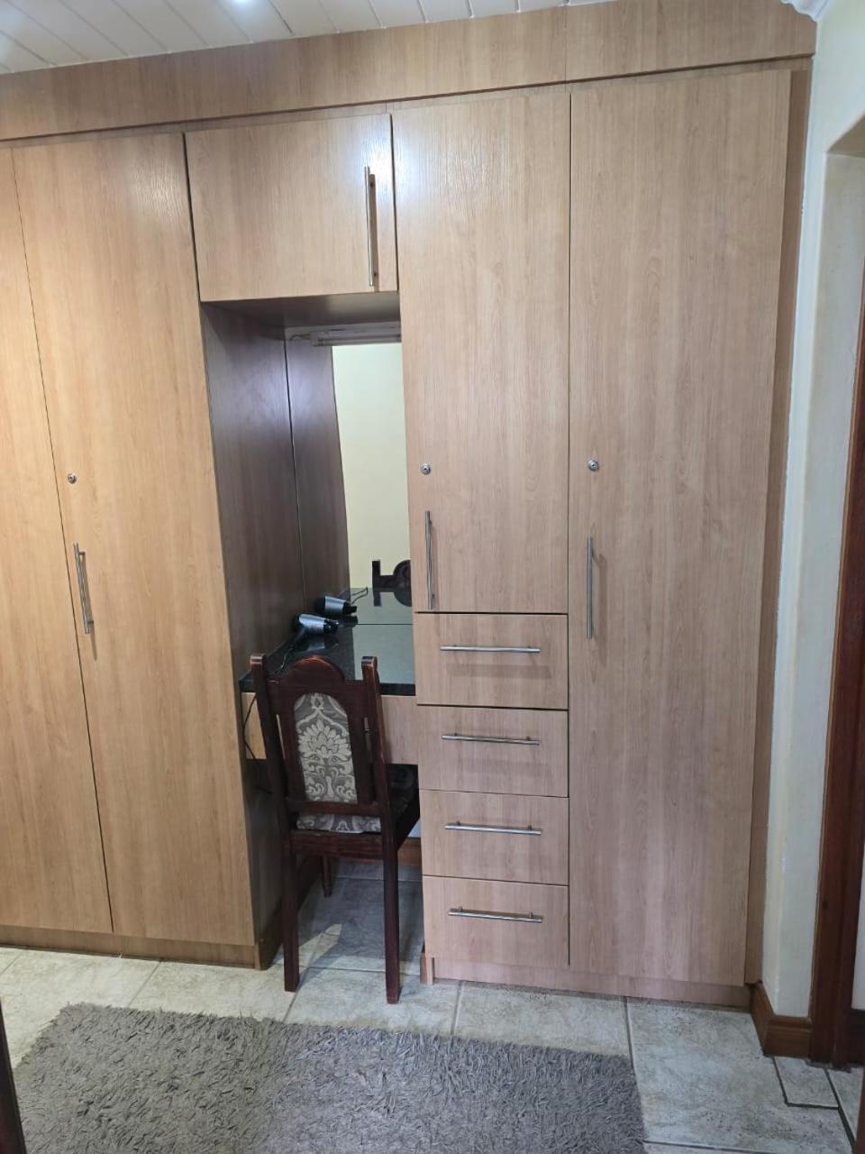 All Seasons Boutique Hotel Претория Стая снимка